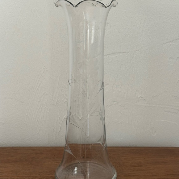 Vintage Clear Glass Etched Fluted Vase - Home Accents - Picture 5 of 5